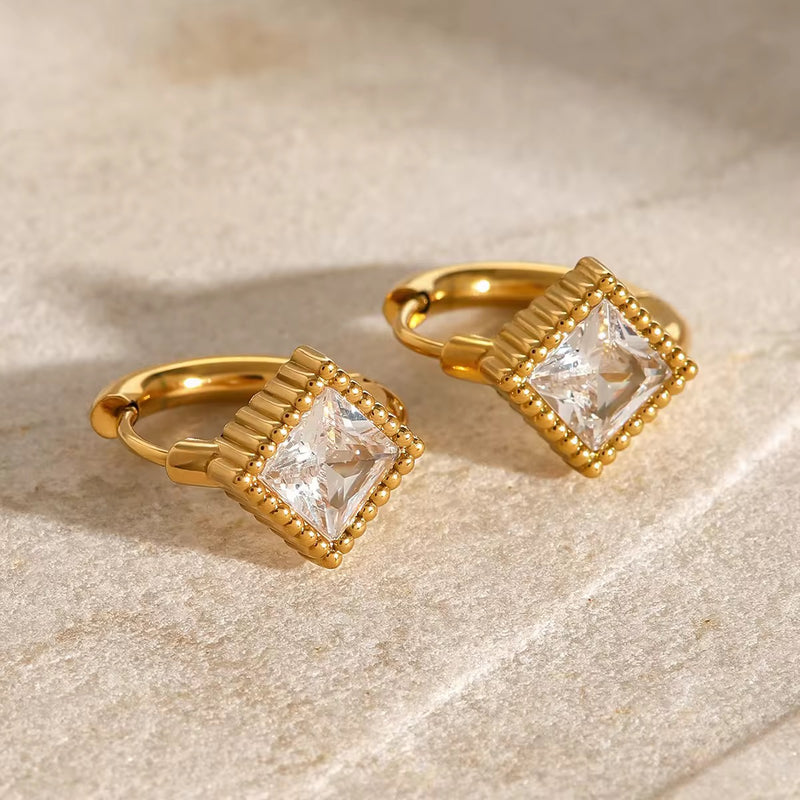 Rhombus Solitaire Earring