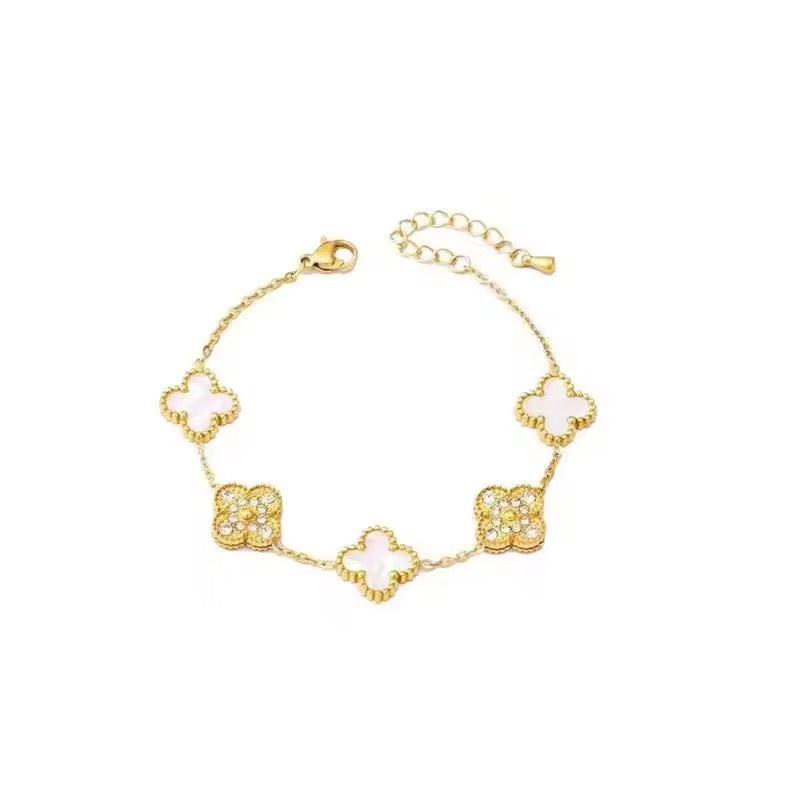 Zirconia Clover White Handchain