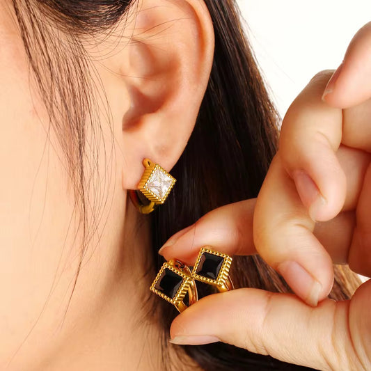 Rhombus Solitaire Earring