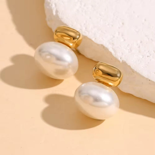 Bean Pearl Stud Earring